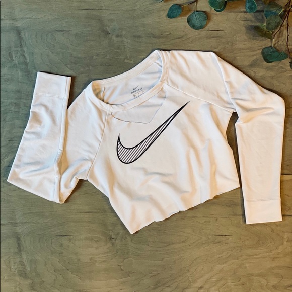 Nike Tops - >< SOLD >< Nike Dri Fit Crop Top
